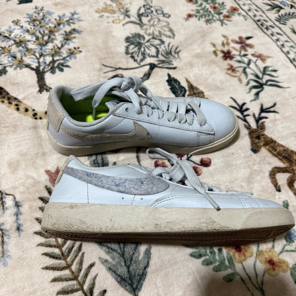 Nike Women's 6 Blazer Low SE Recycled Wool Light Armory Blue - Picture 3 of 6